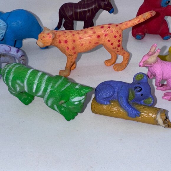 Vintage K&M Int. Animal Figure Lot Plastic Toy Panda Puma Tiger Jaguar Leopard - Picture 2 of 6